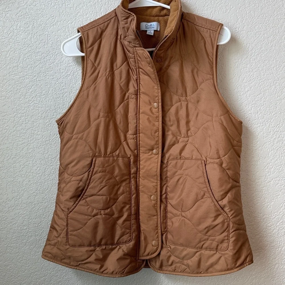 Croft and Barrow Quilted Vest Brown Camel size Small - Picture 2 of 9